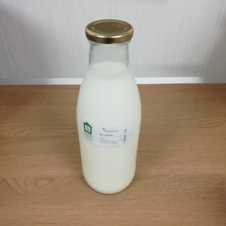 Verse rauwe karnemelk